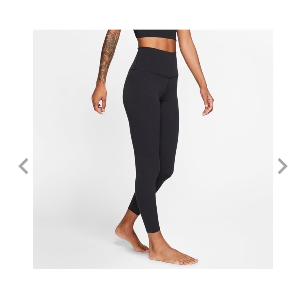 Nike Women’s Yoga Luxe High Rise 7/8 Black Leggings